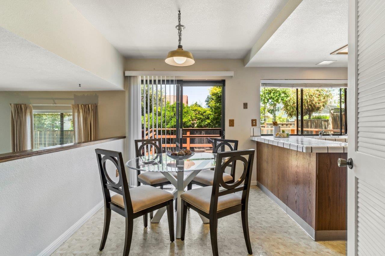 3009 Lake Estates CT