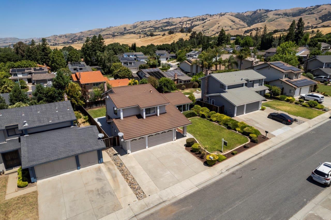 3009 Lake Estates CT