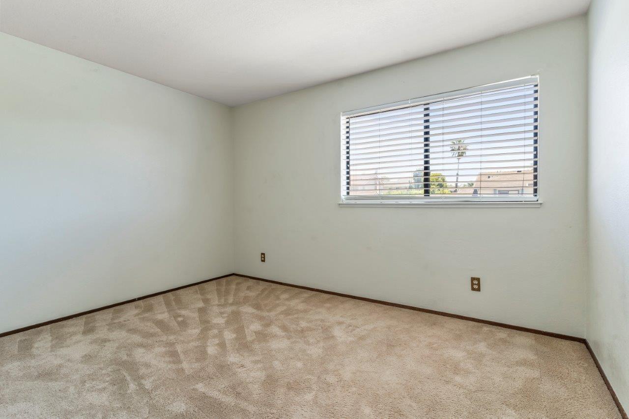 3009 Lake Estates CT