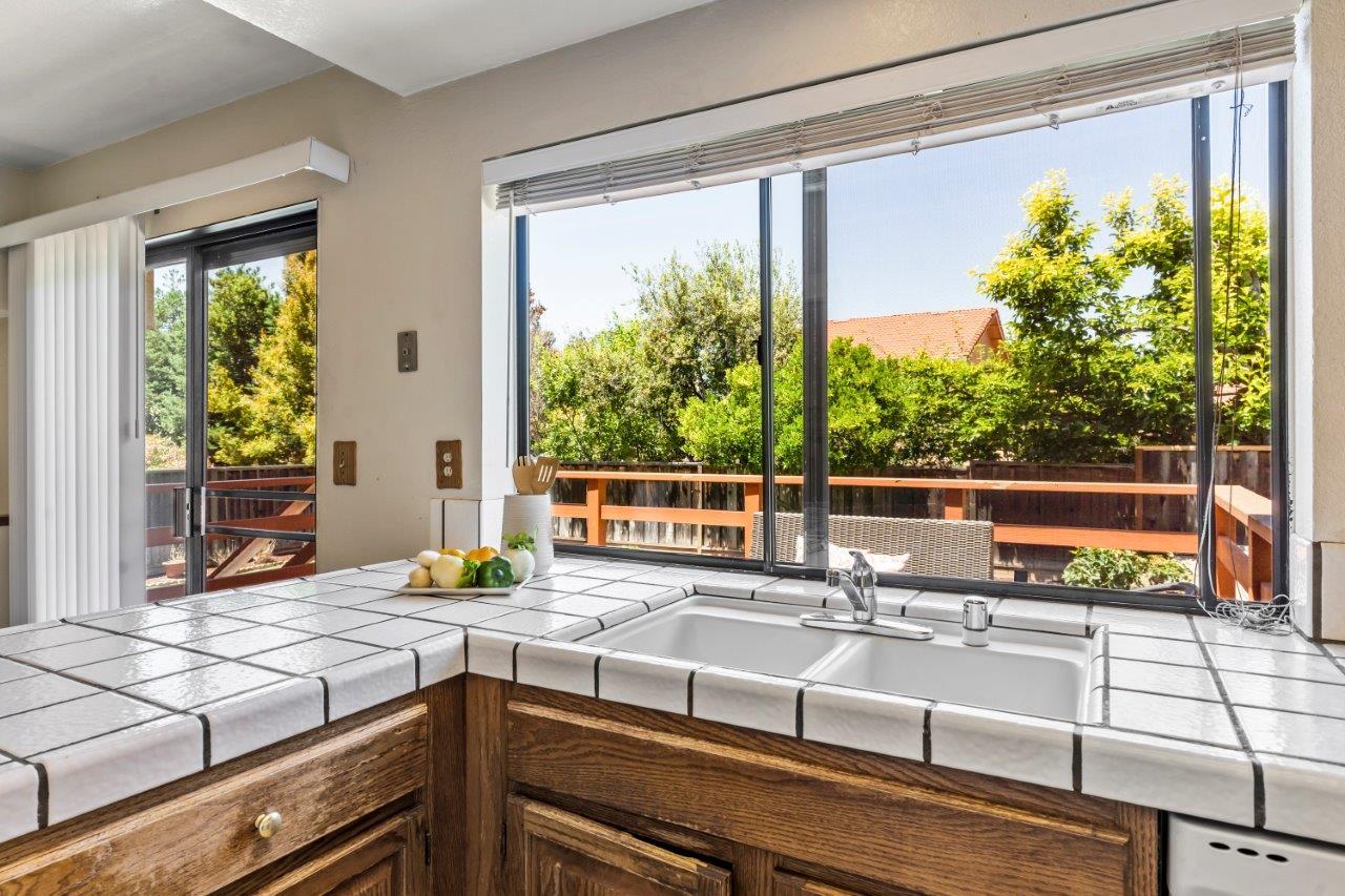 3009 Lake Estates CT