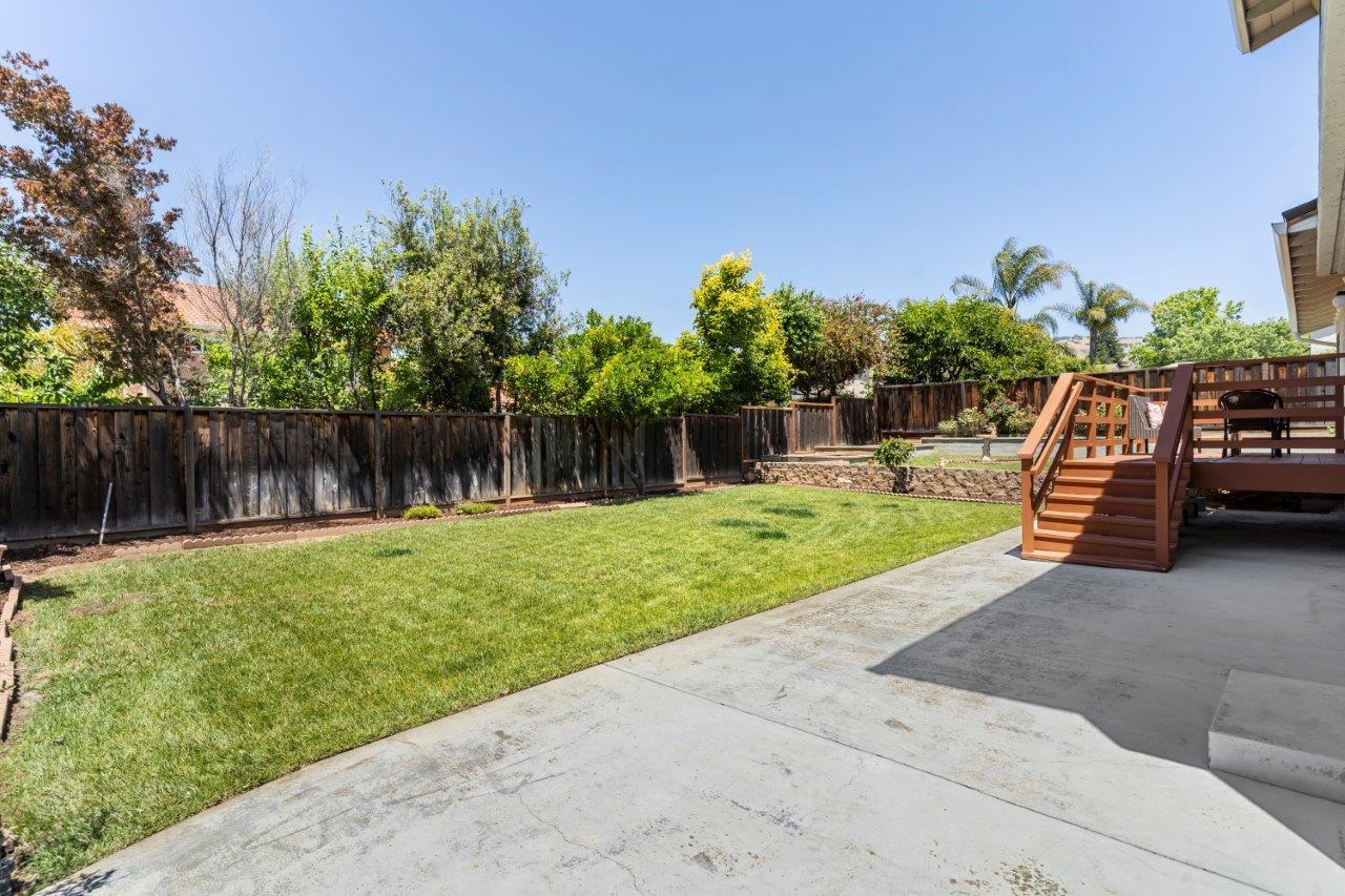 3009 Lake Estates CT