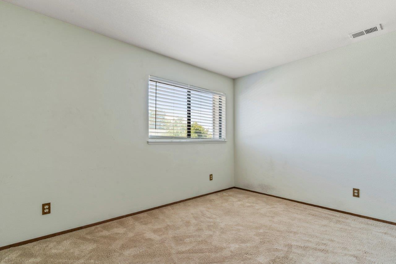 3009 Lake Estates CT