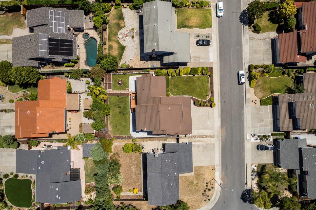 3009 Lake Estates CT