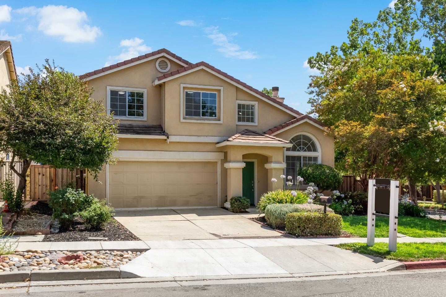 3260 Montecito DR