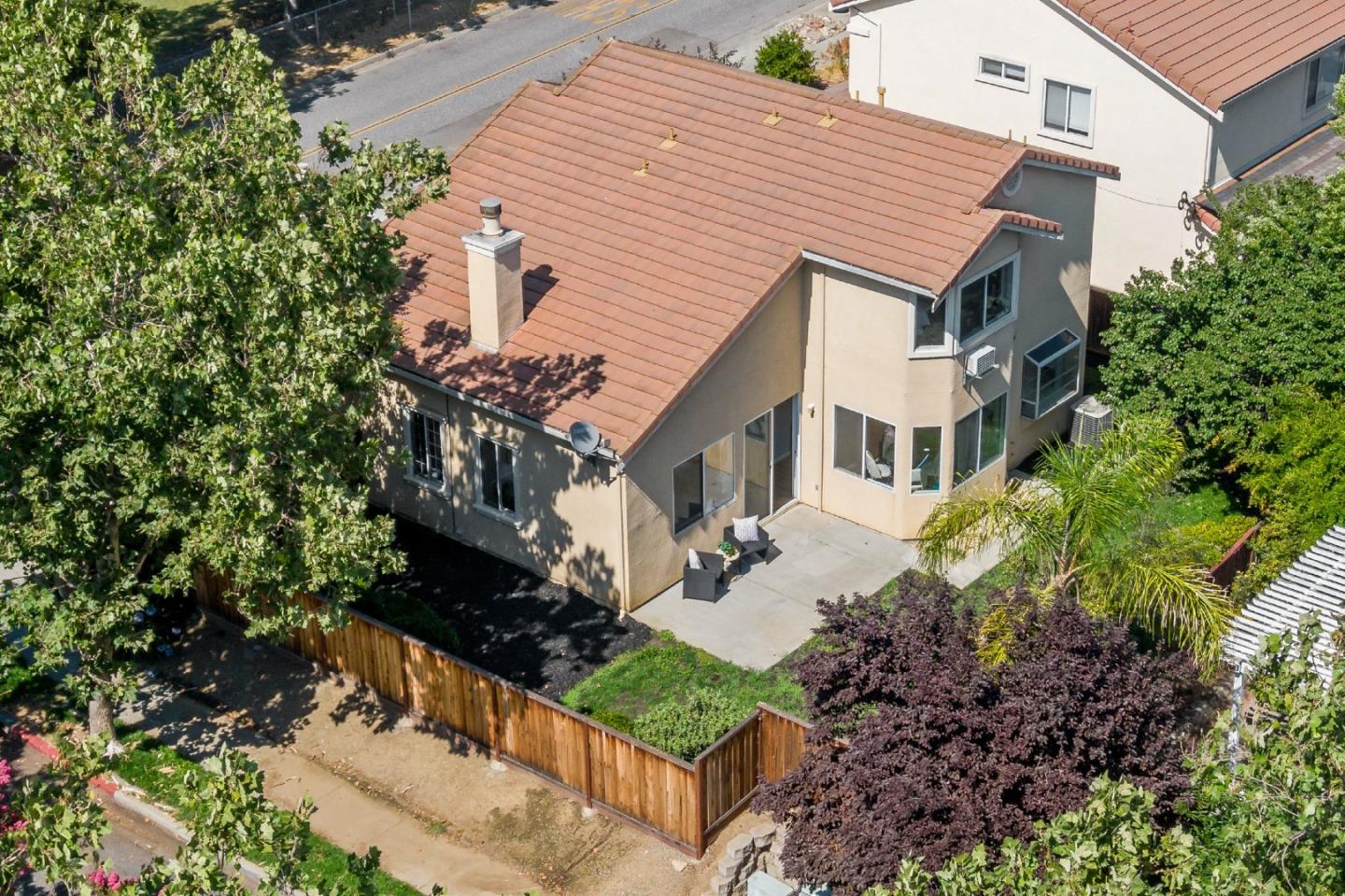 3260 Montecito DR