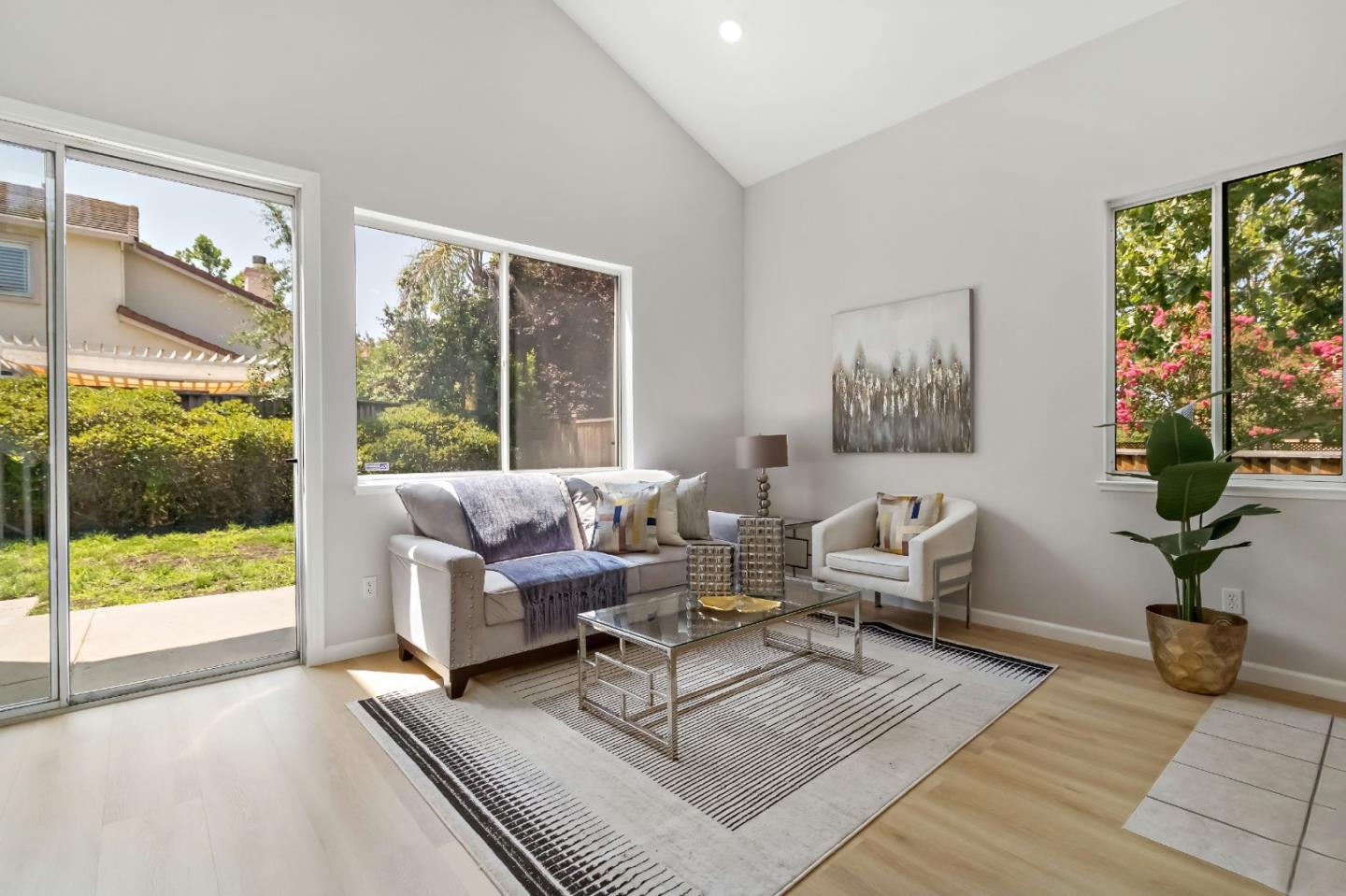 3260 Montecito DR