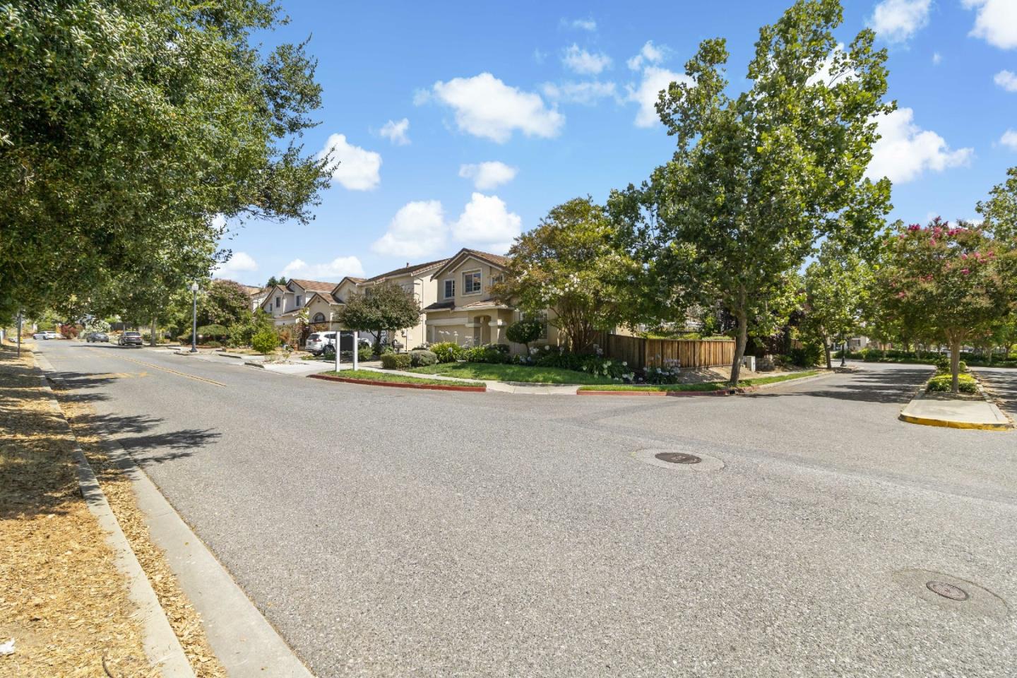 3260 Montecito DR