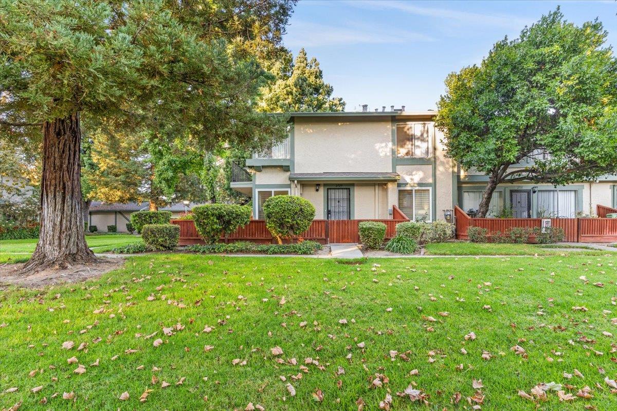 2729 Lone Bluff WAY