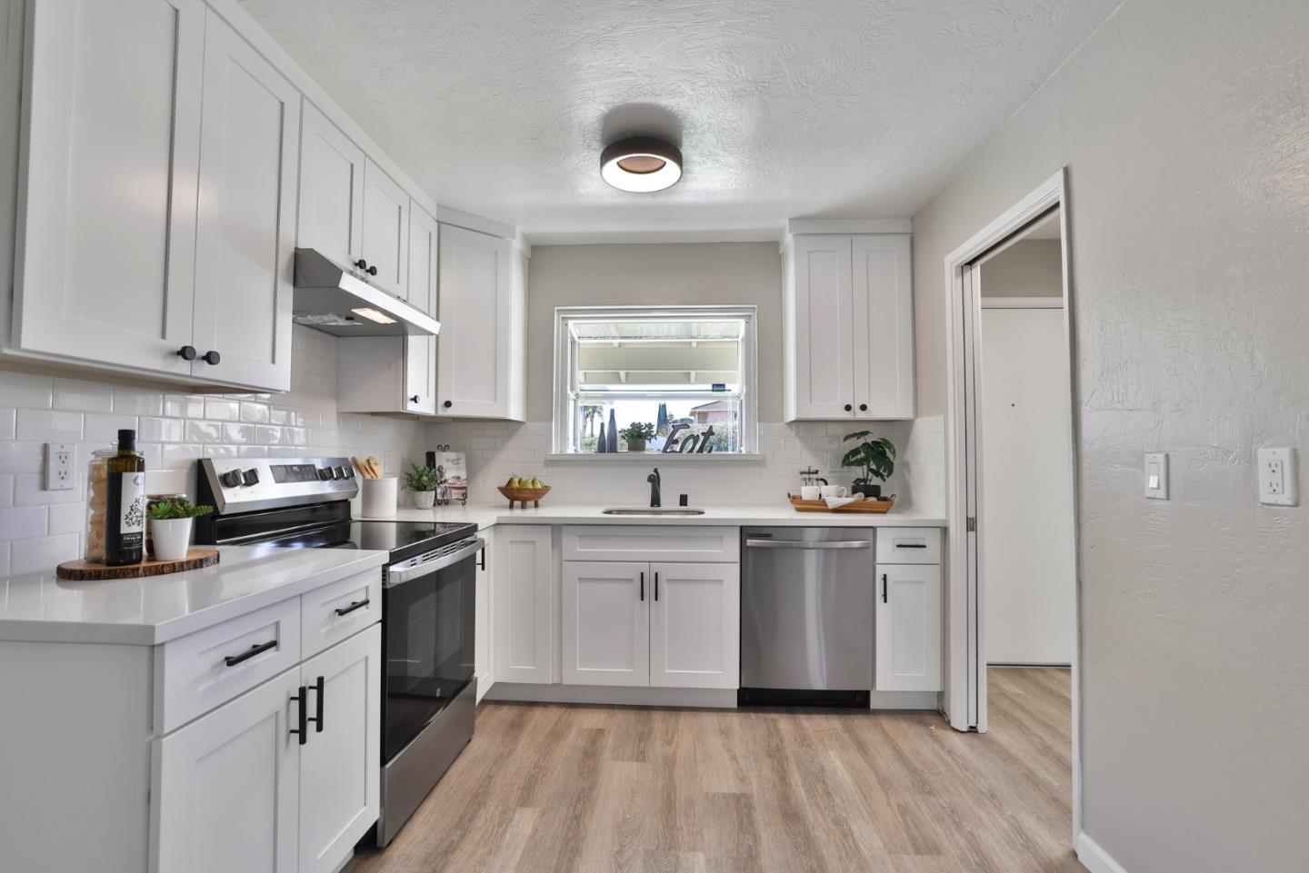 3015 Remington WAY