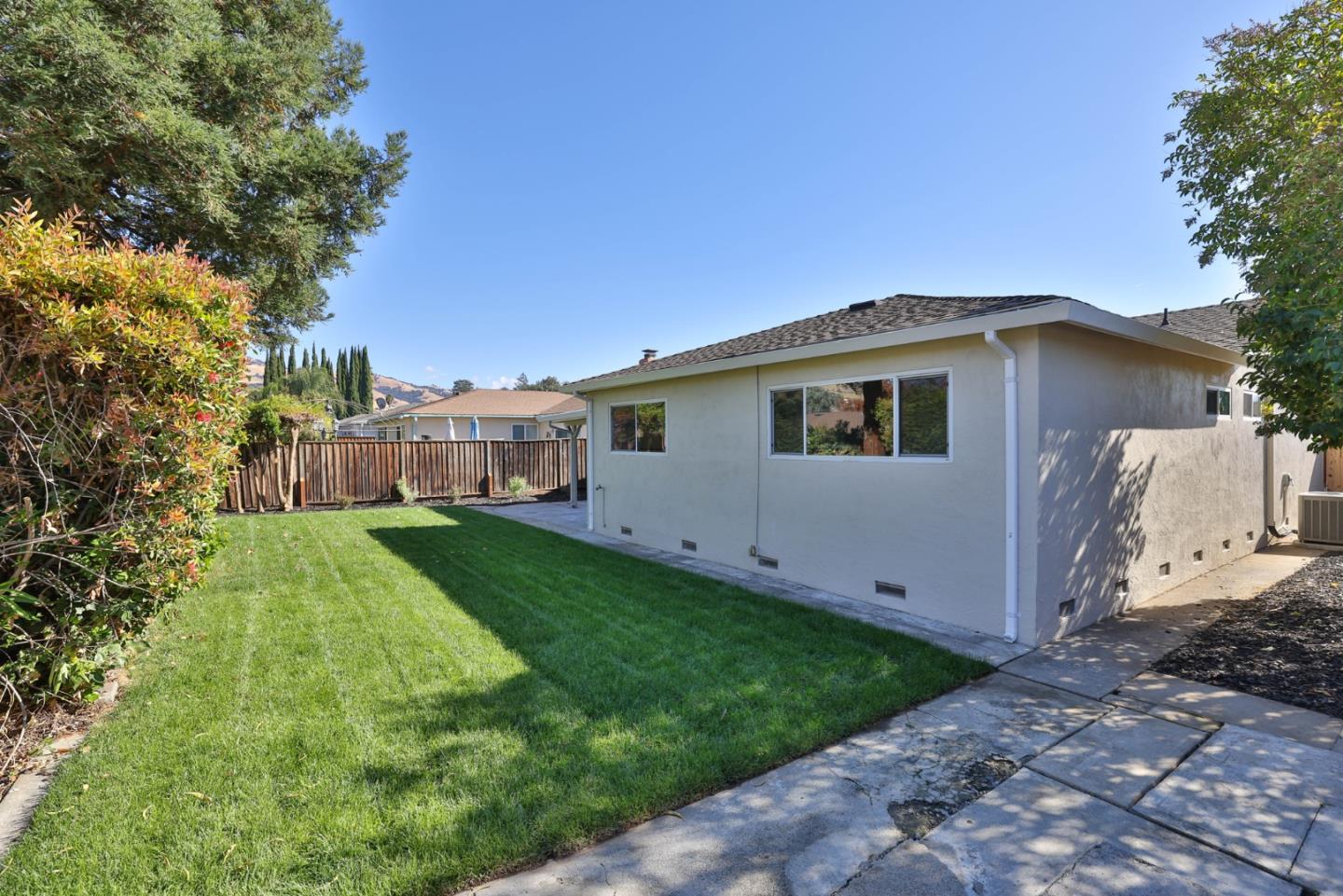 3015 Remington WAY