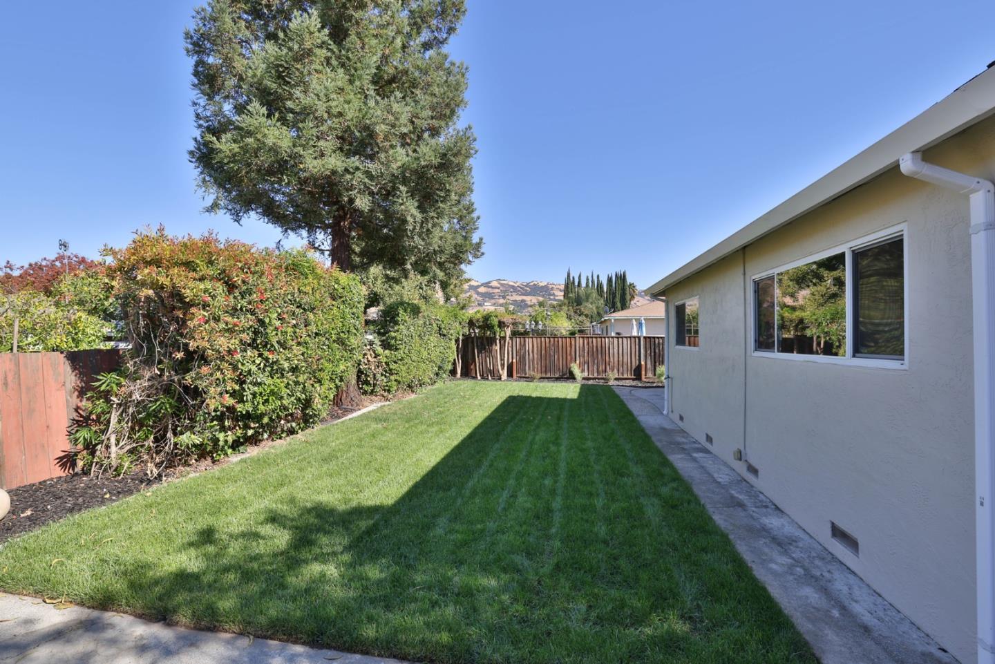 3015 Remington WAY
