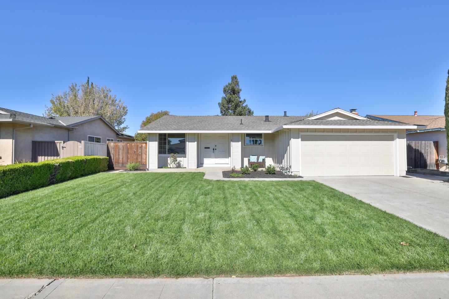 3015 Remington WAY