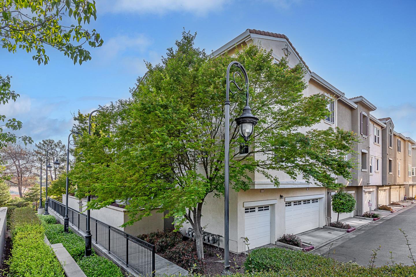 2174 Sunstruck Court