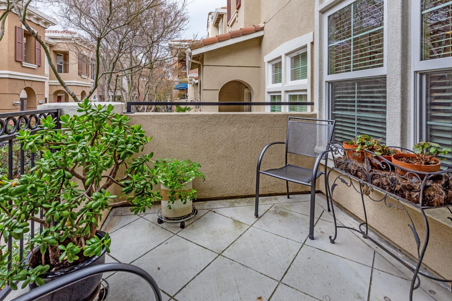 2174 Sunstruck Court