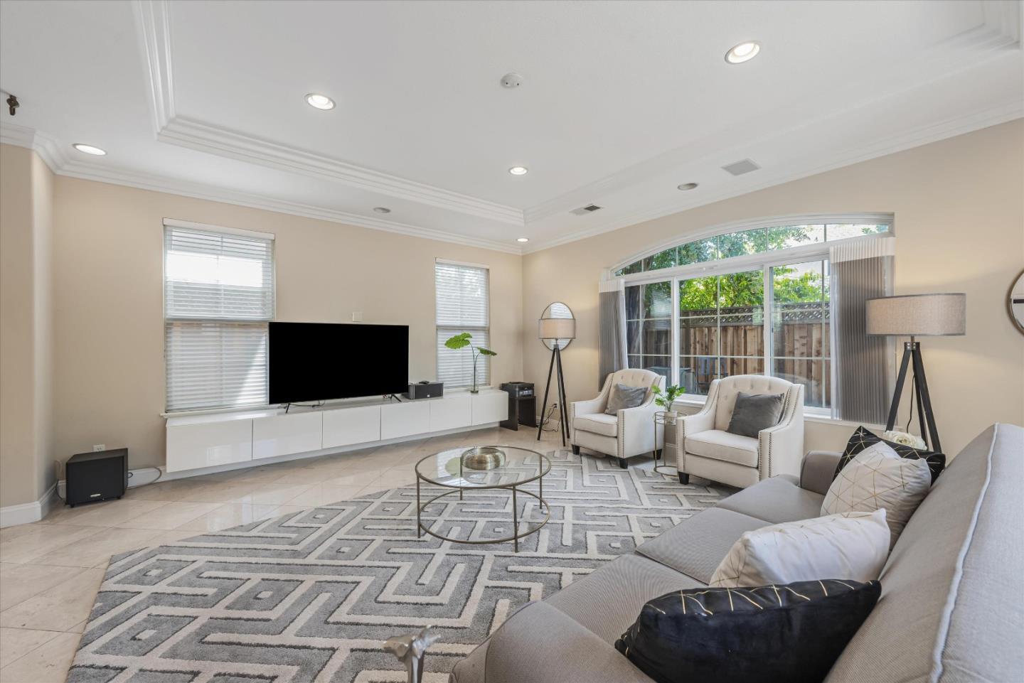 374 Huckleberry DR