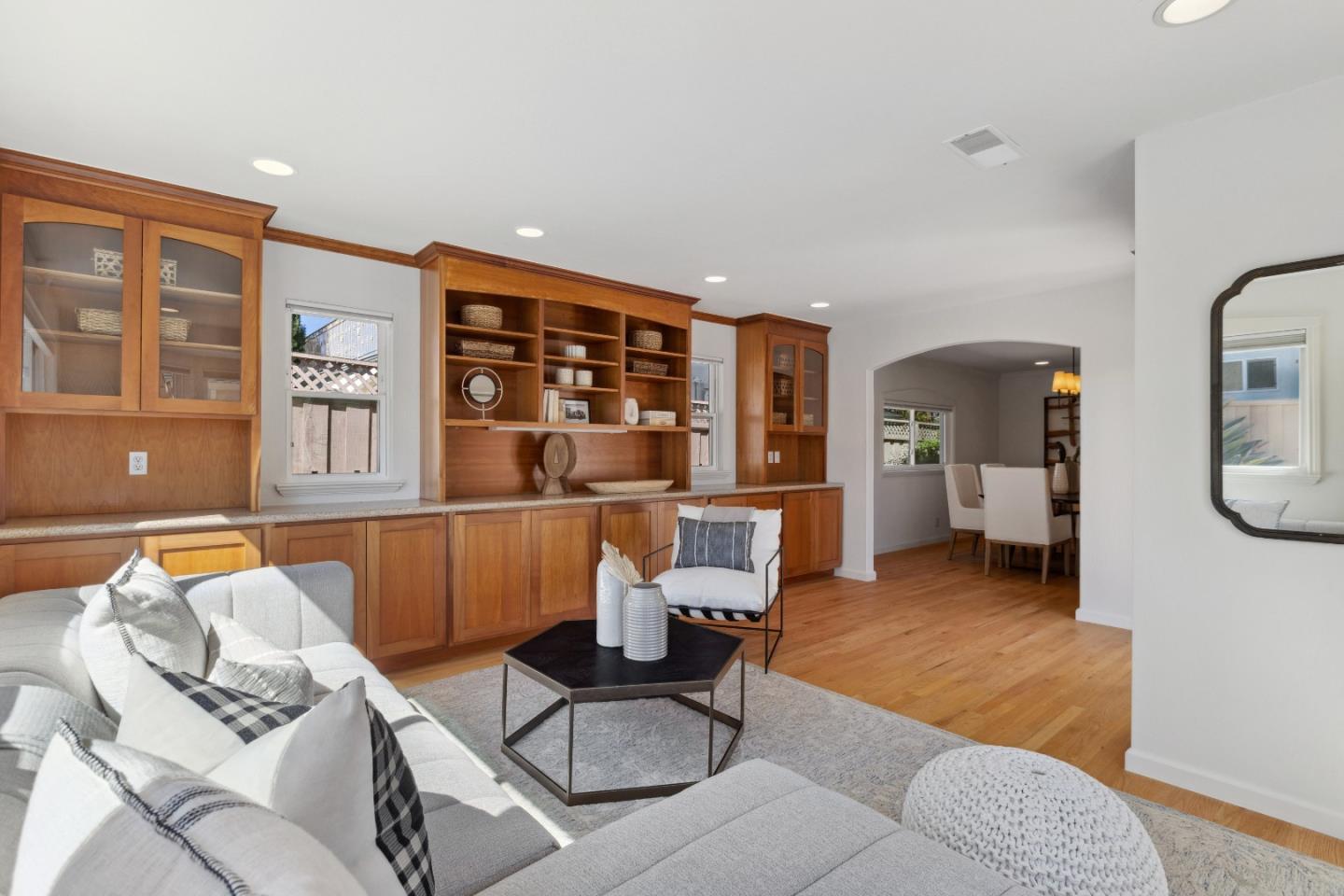 2648 Peartree LN