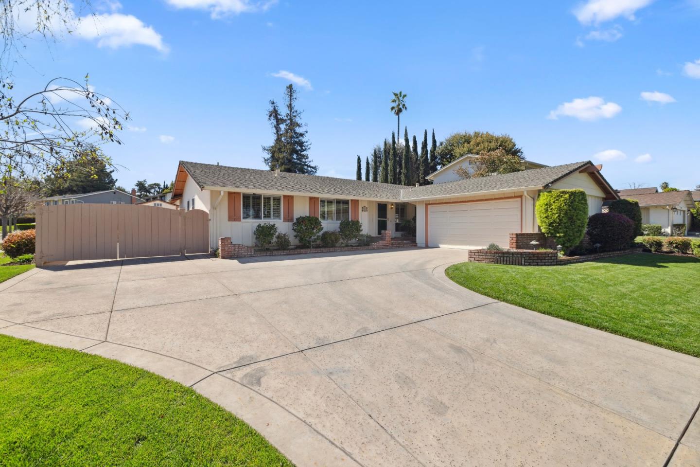 2648 Peartree LN