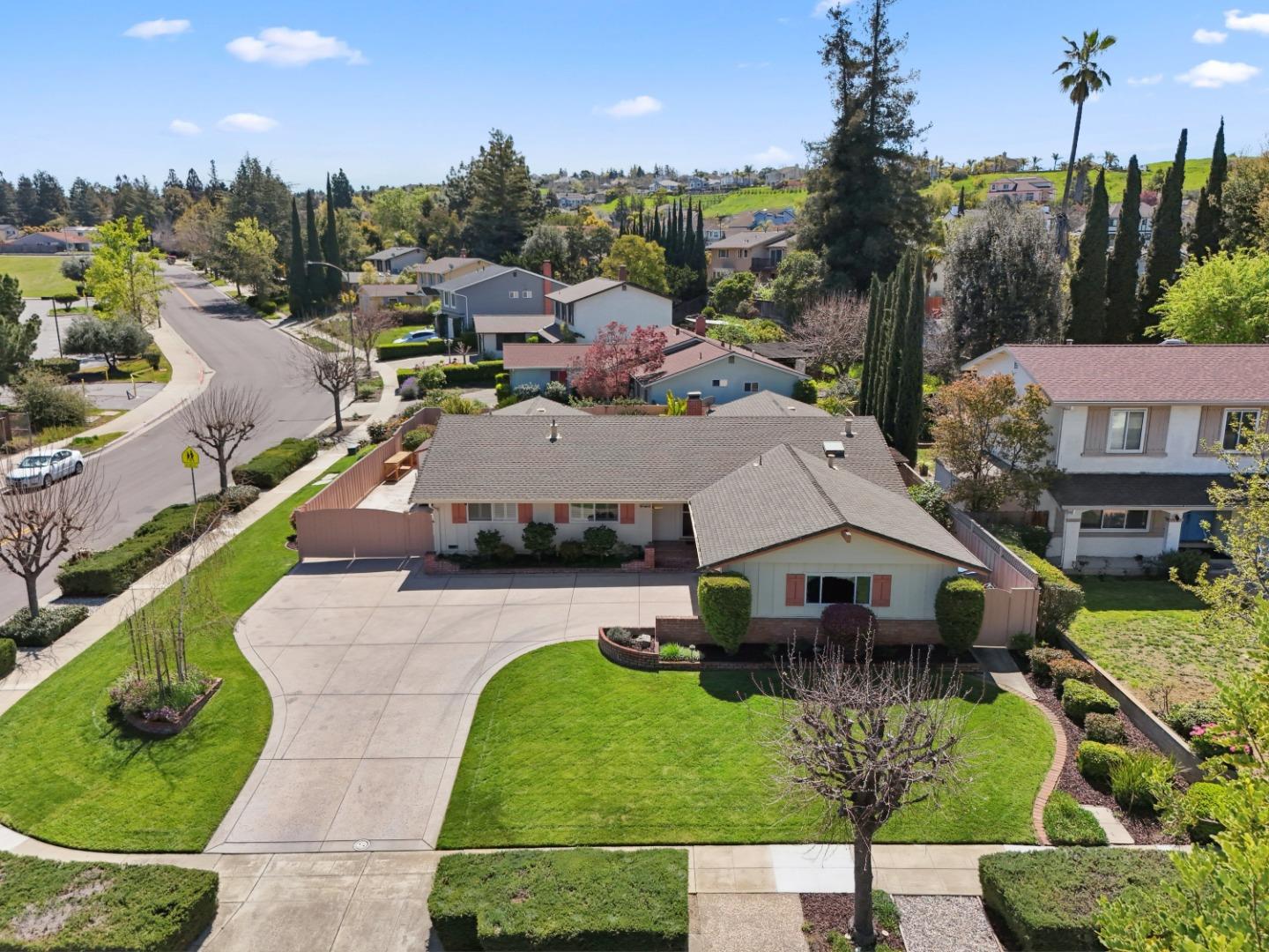 2648 Peartree LN
