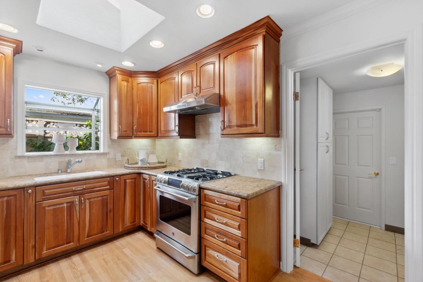 2648 Peartree LN