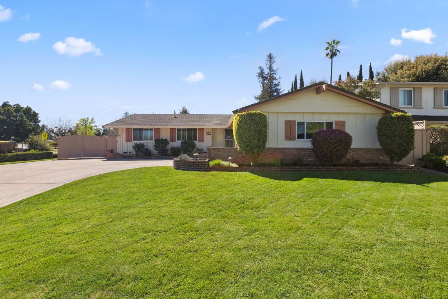2648 Peartree LN