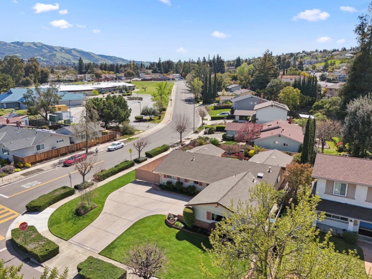 2648 Peartree LN