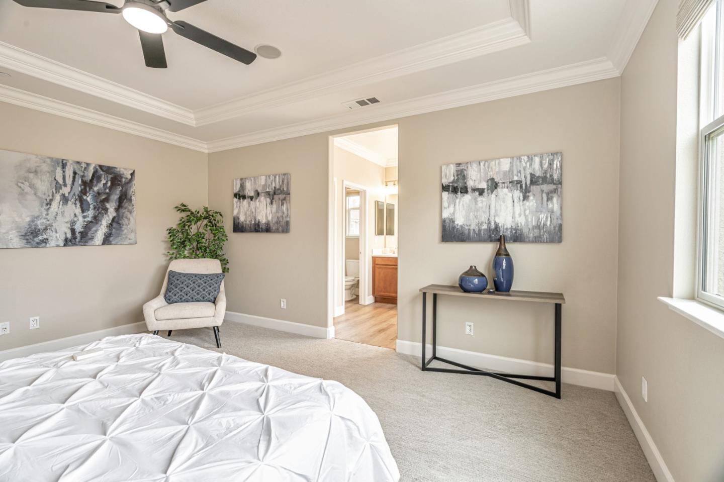 6525 Gravina LOOP