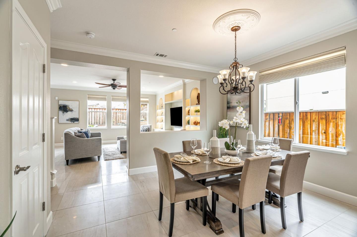 6525 Gravina LOOP