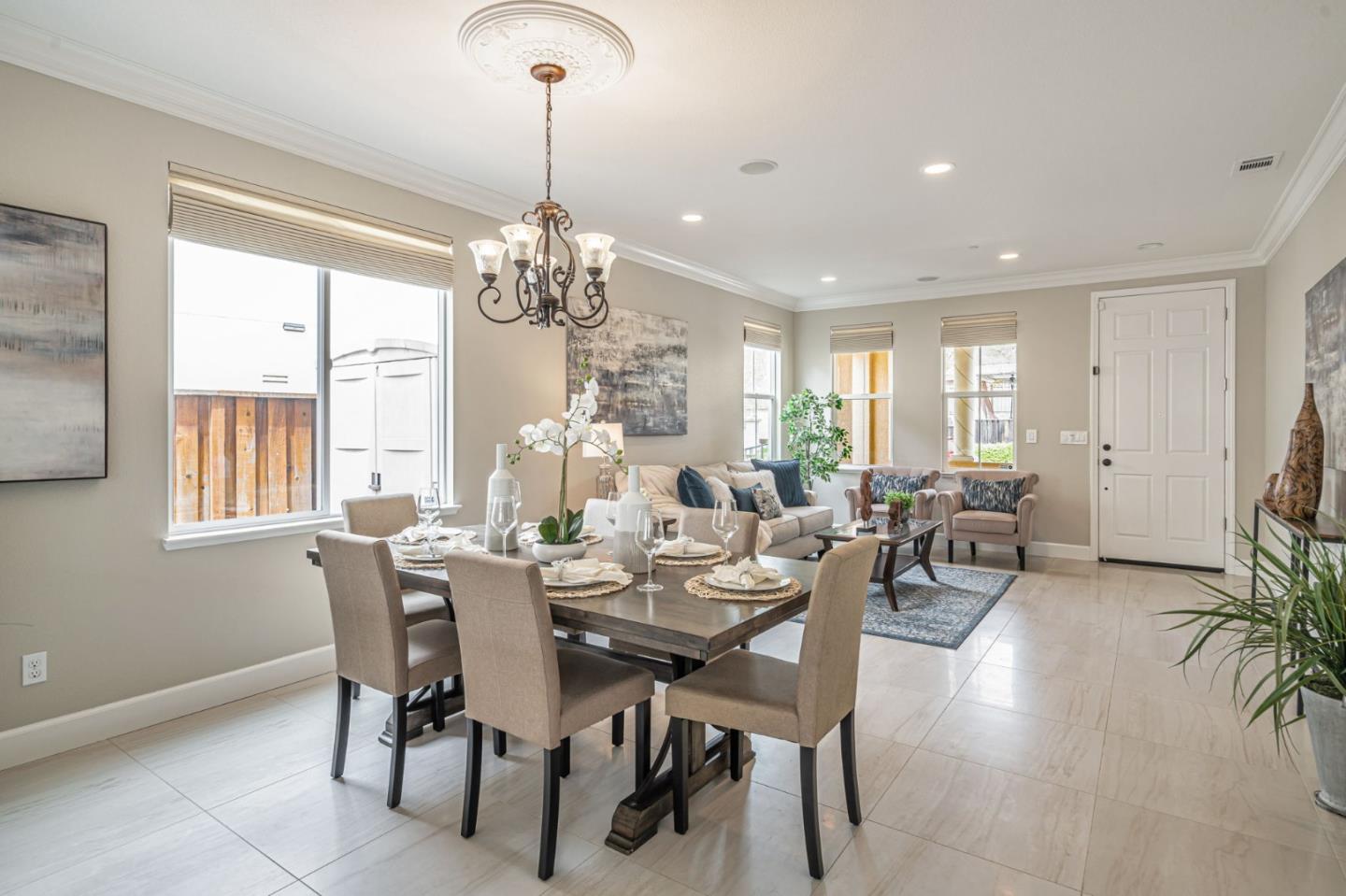 6525 Gravina LOOP
