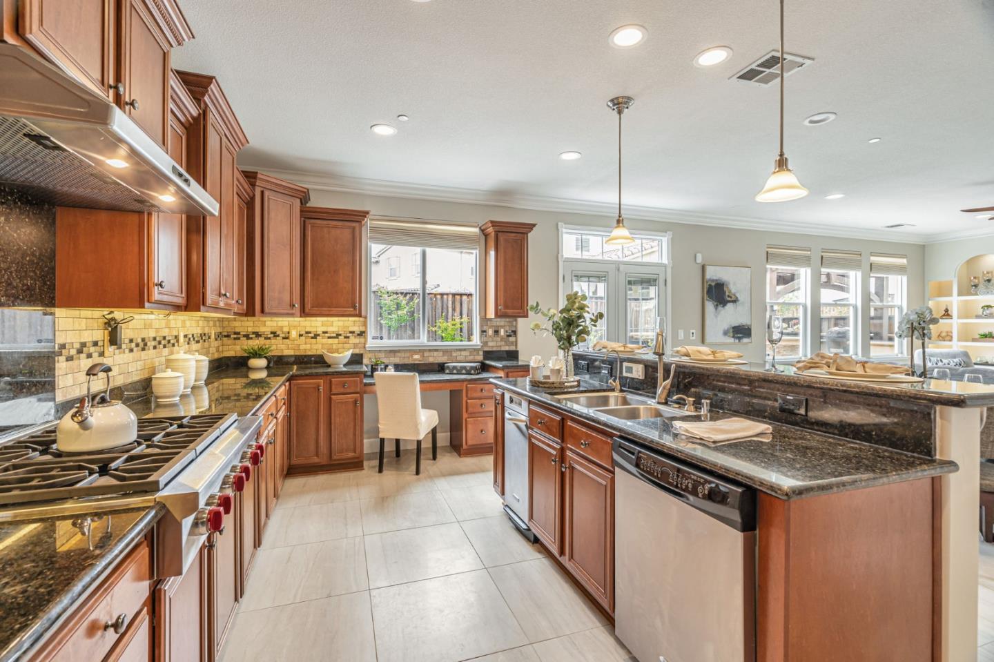 6525 Gravina LOOP