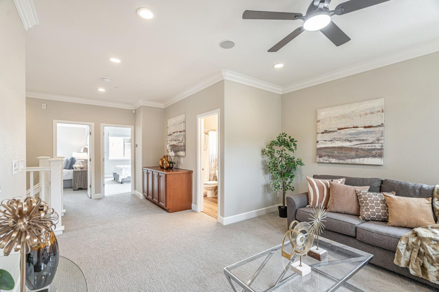 6525 Gravina LOOP