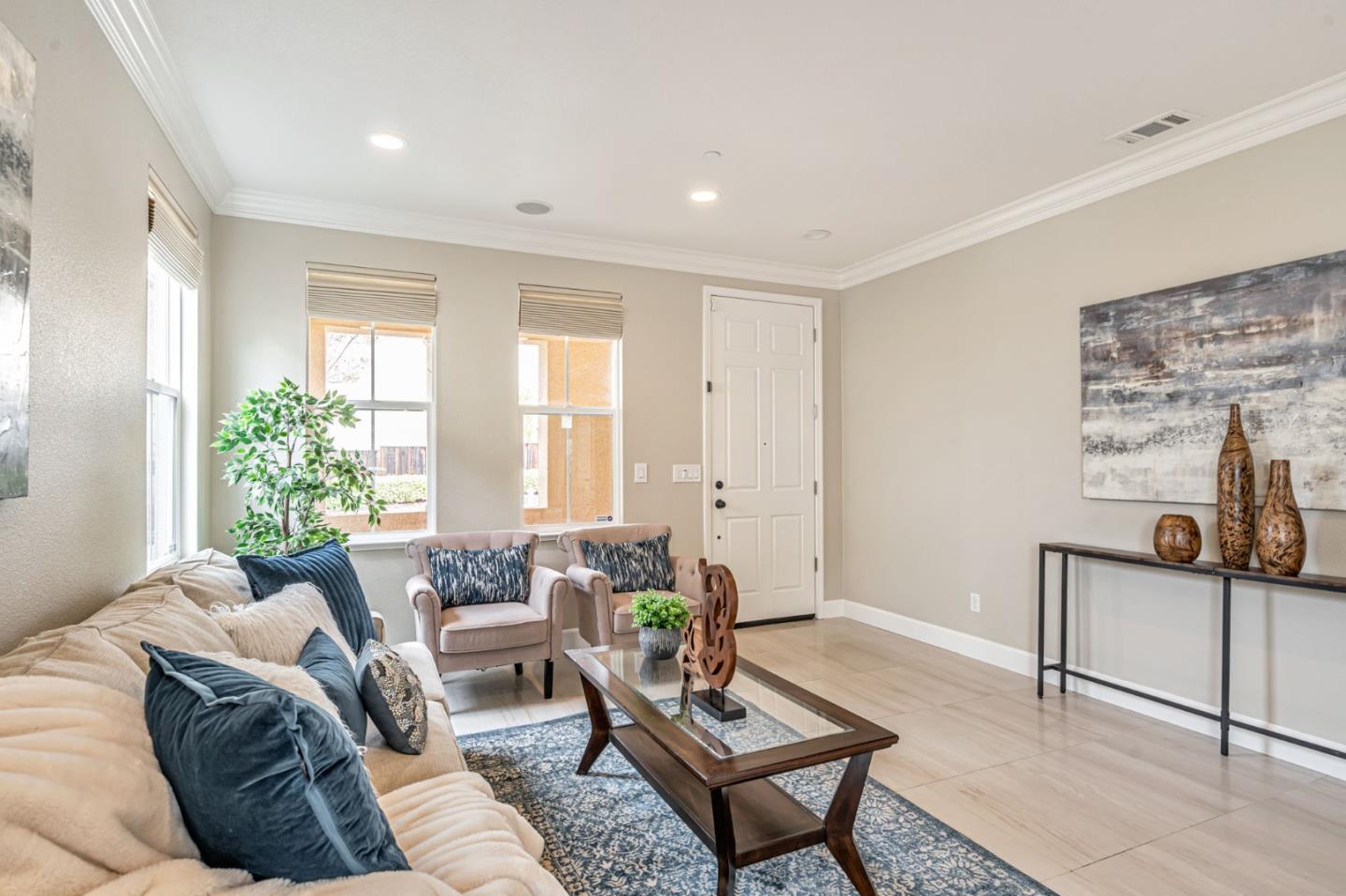 6525 Gravina LOOP