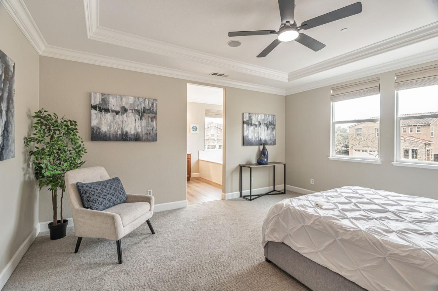 6525 Gravina LOOP