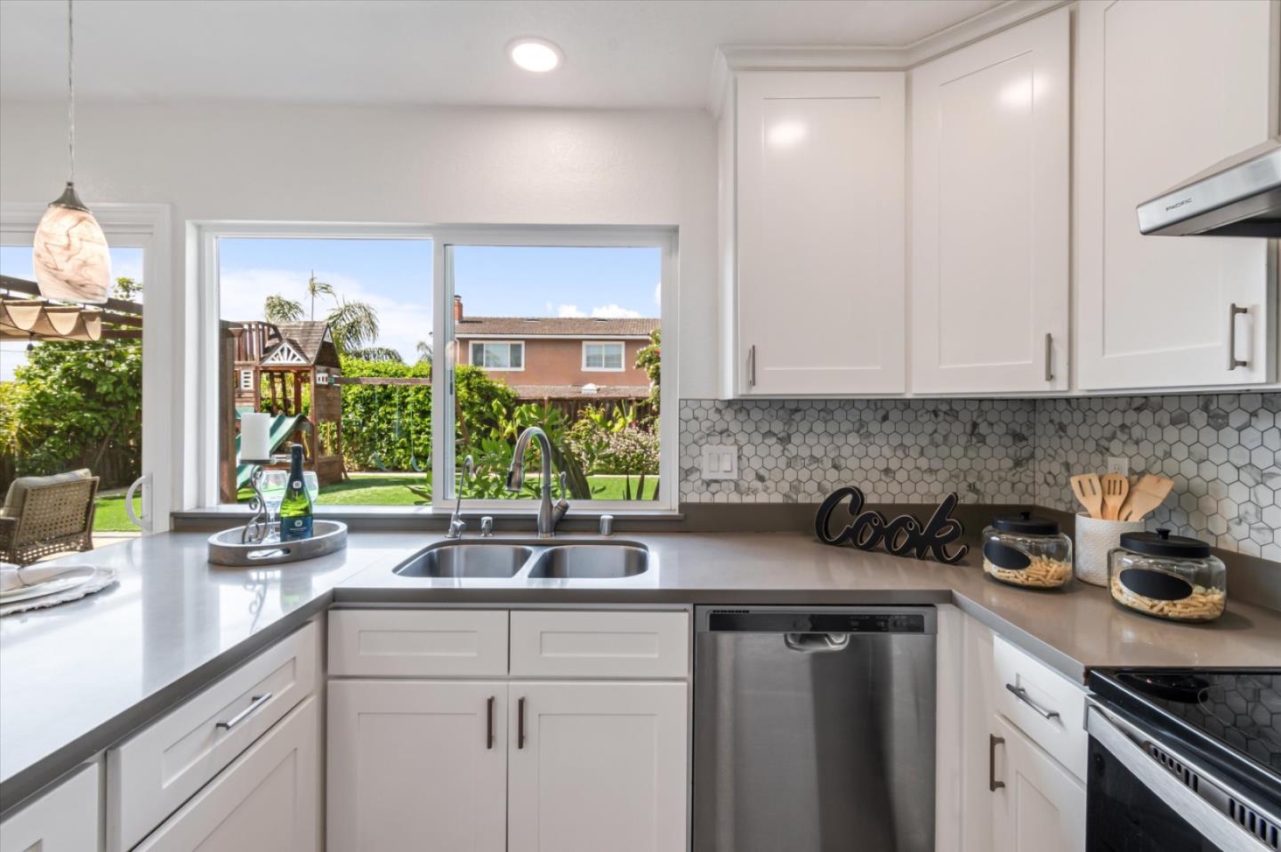 3653 Woodley DR