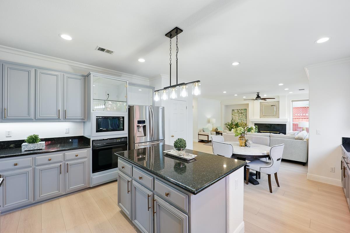 4038 Emerald Isle Lane