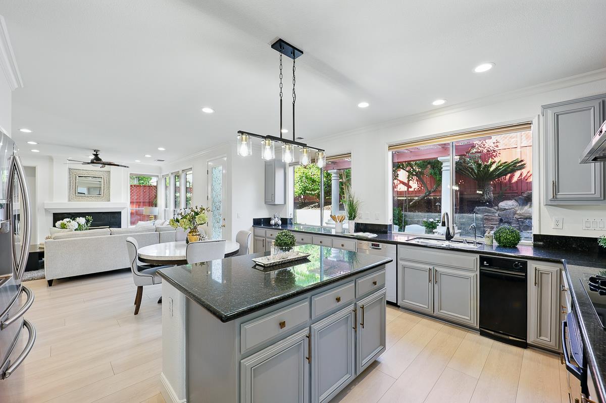 4038 Emerald Isle Lane