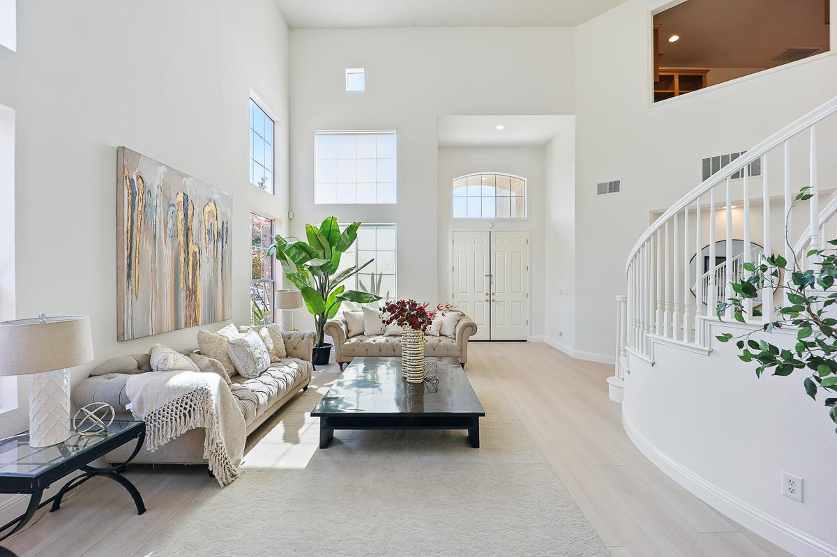 4038 Emerald Isle Lane