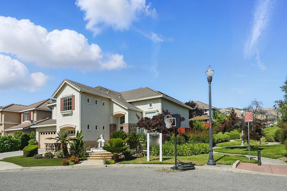 4038 Emerald Isle Lane