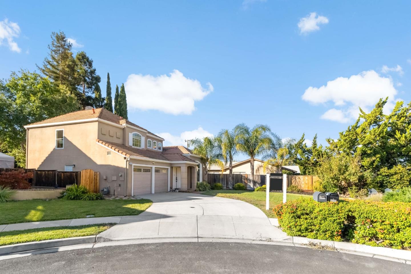 4593 Fallstone Court
