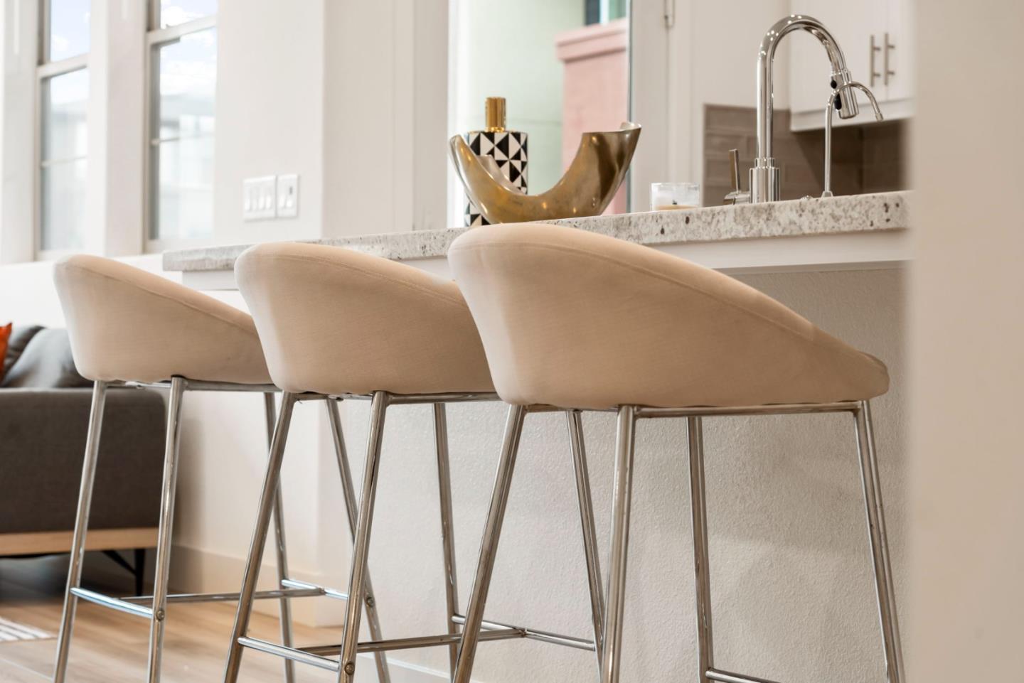 5720 Greige Circle G