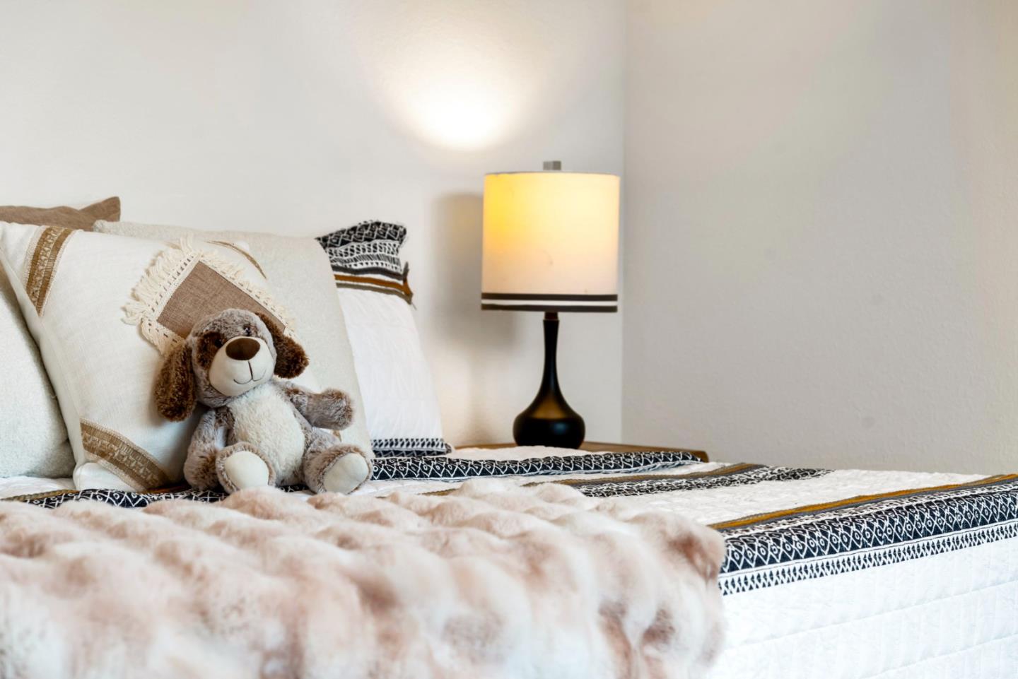 5720 Greige Circle G