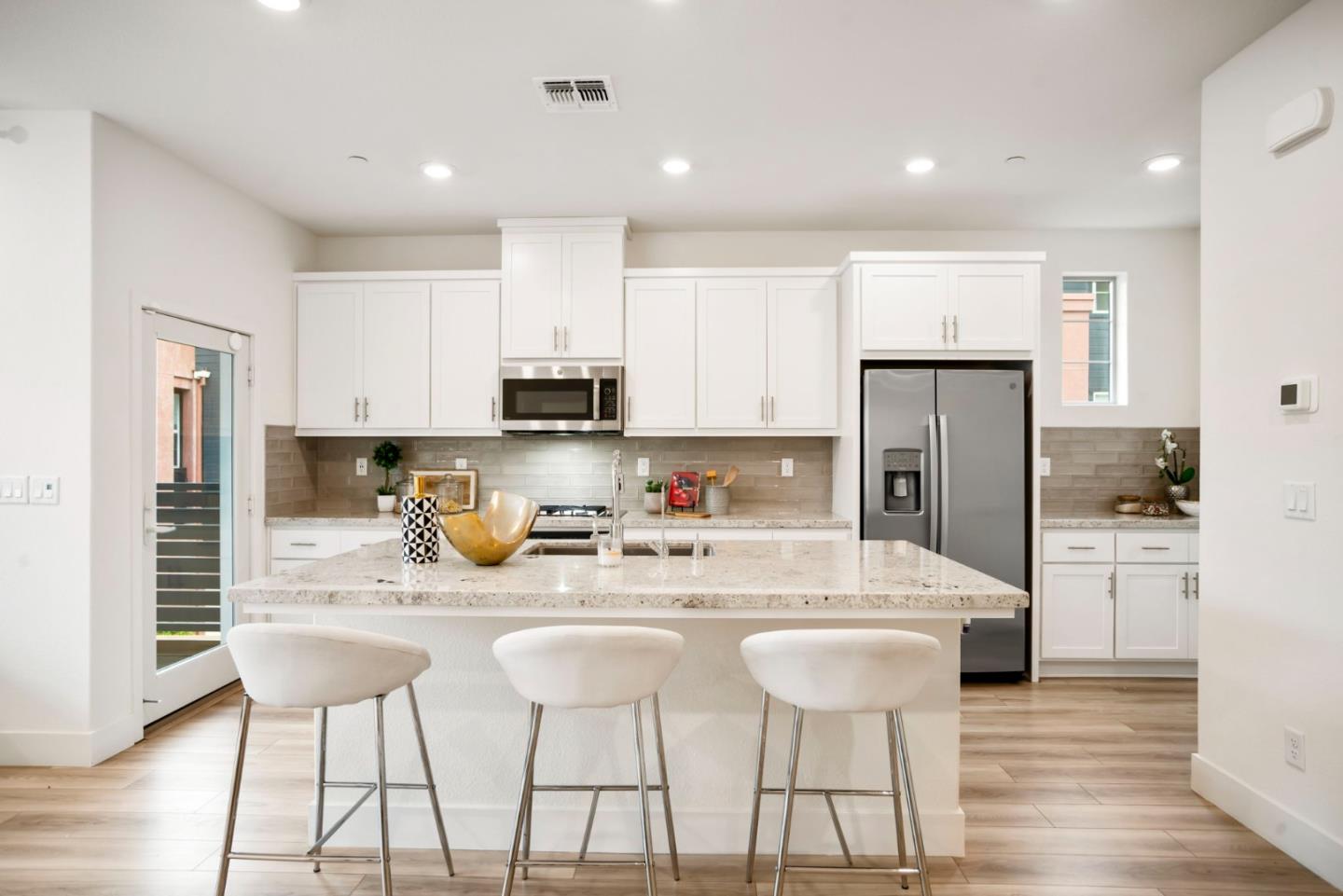 5720 Greige Circle G