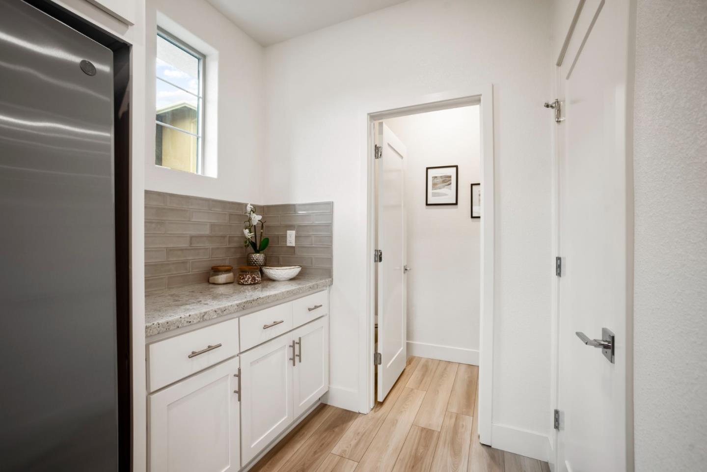 5720 Greige Circle G