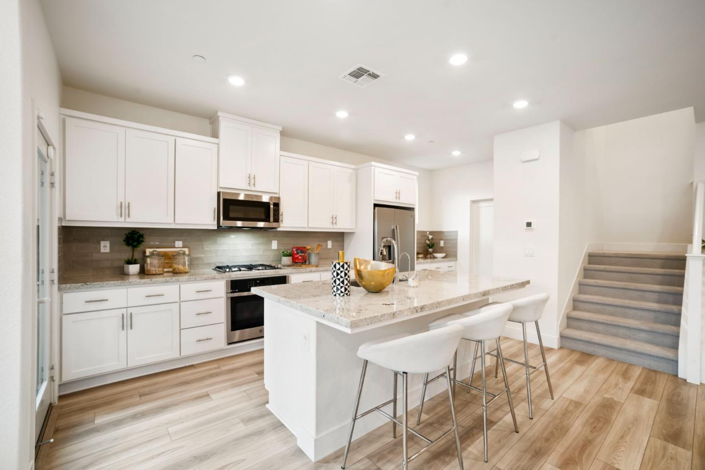 5720 Greige Circle G