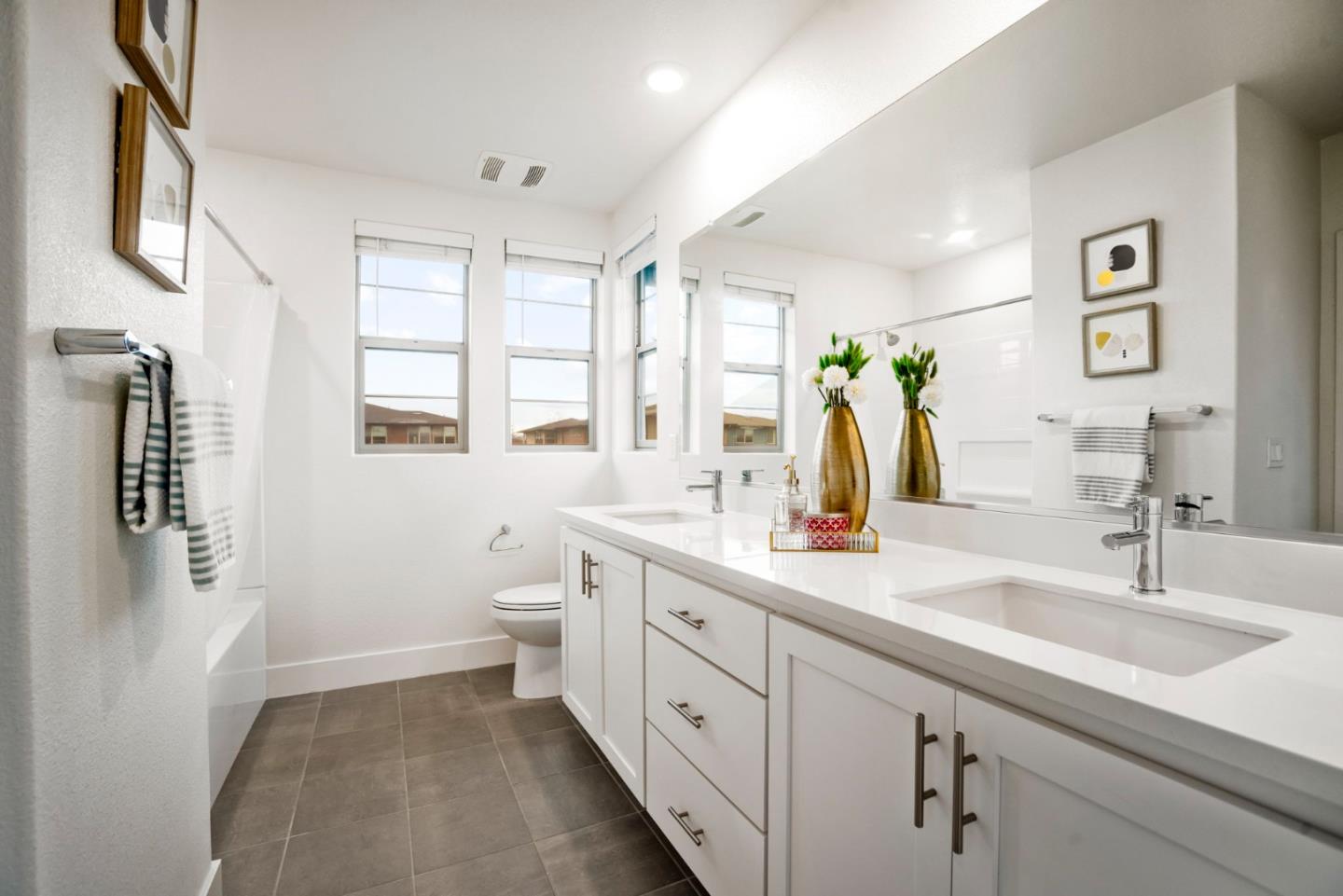 5720 Greige Circle G