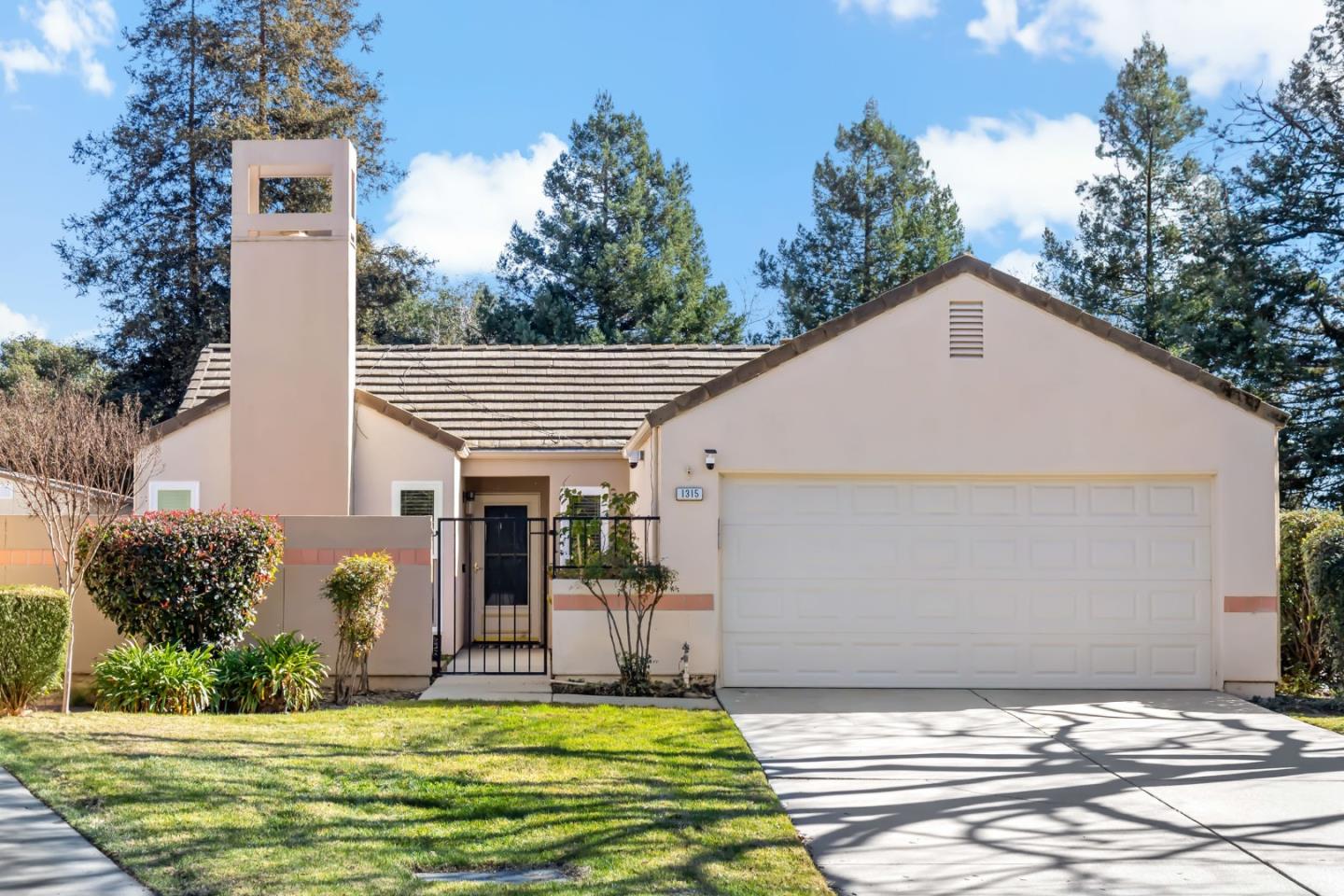 1315 Kelly Park Circle