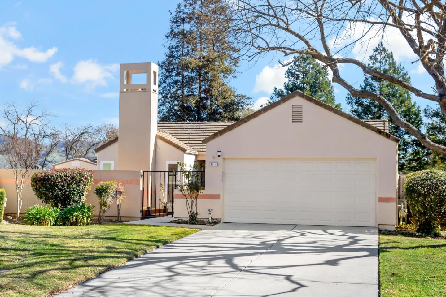 1315 Kelly Park Circle