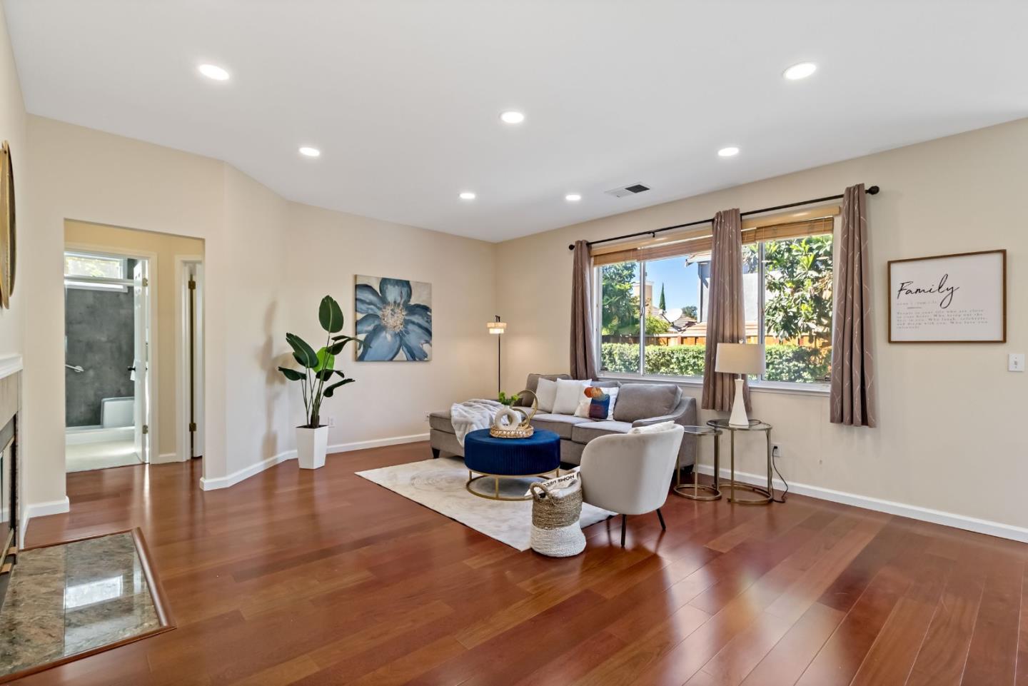 3249 Esperanza Court