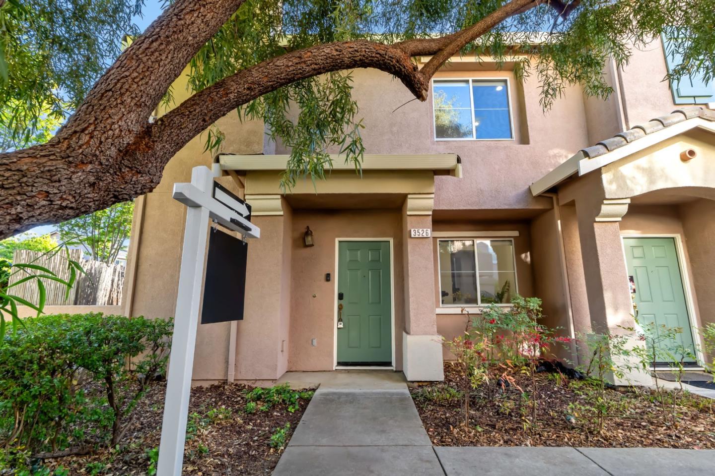 3526 Jasmine Circle