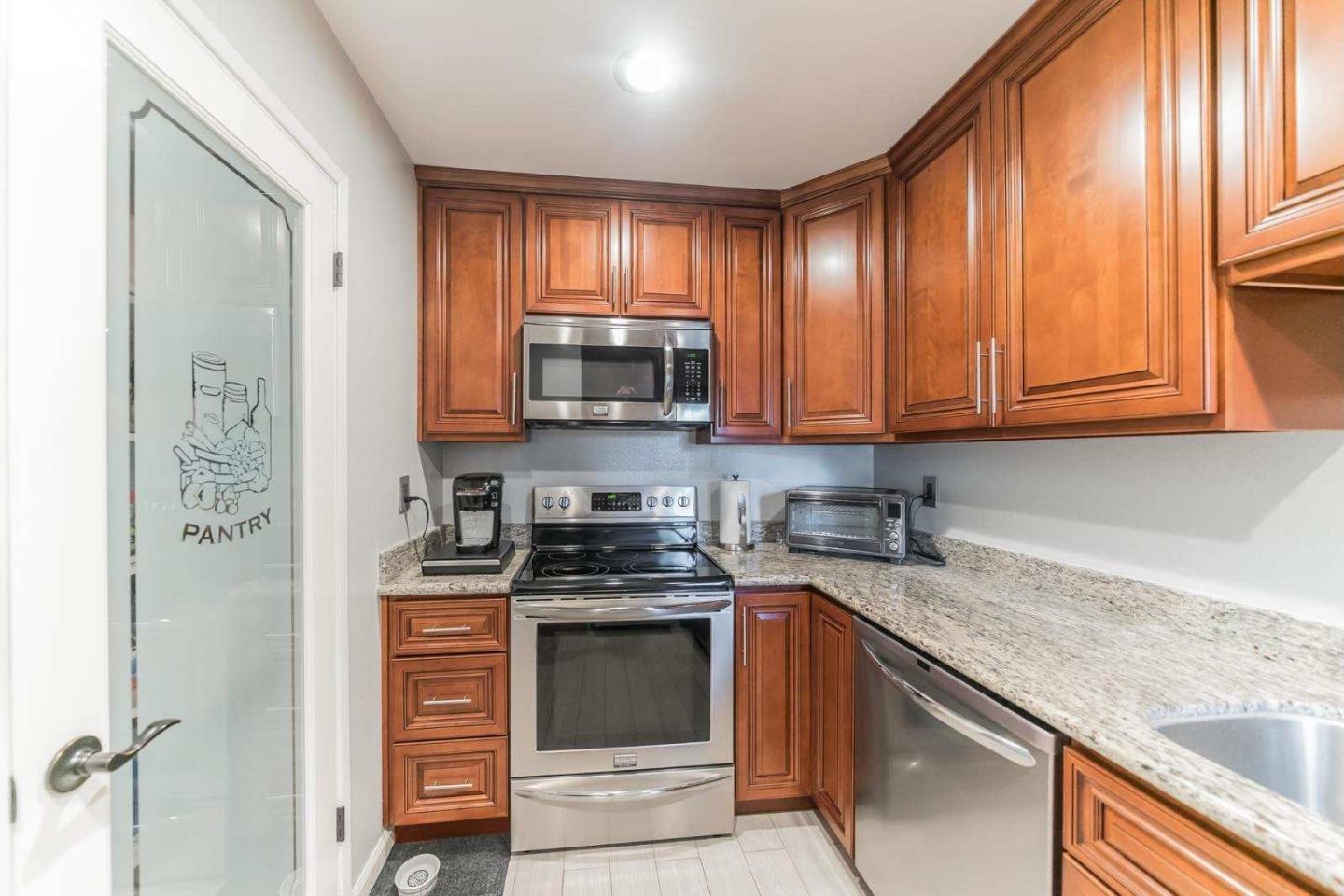 1055 North Capitol Avenue 169