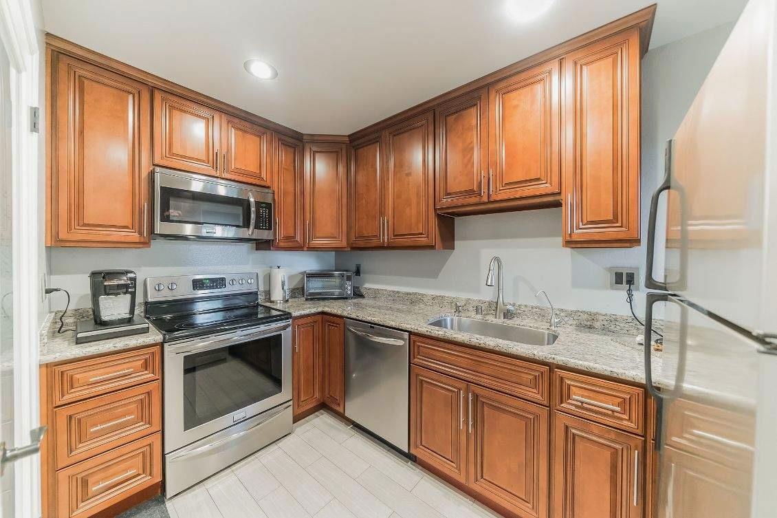 1055 North Capitol Avenue 169